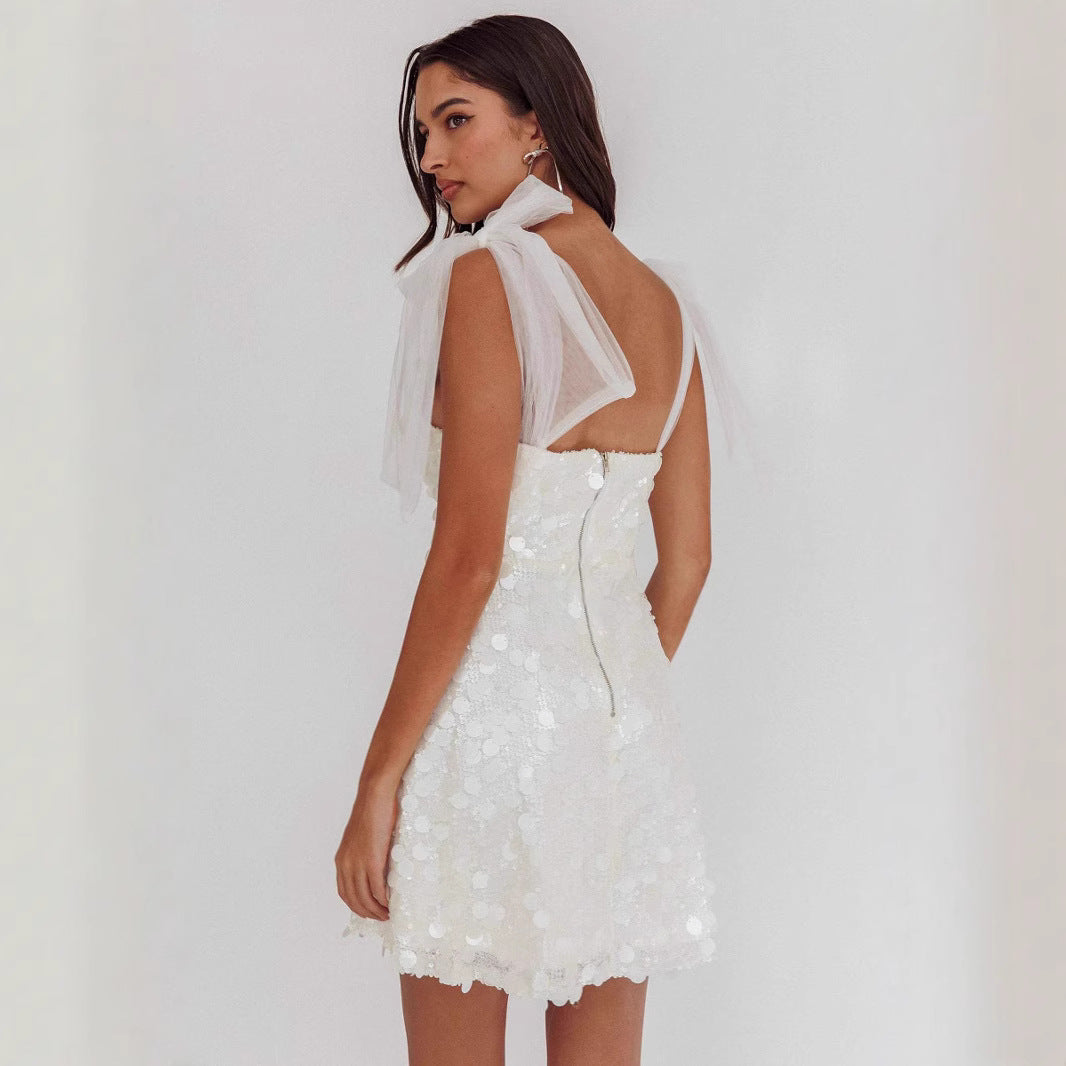 Well Tailored Dress with a Graceful Silhouette
