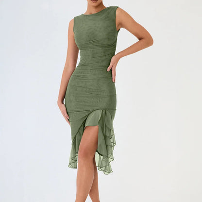 Beautifully Finished Dress in a Timeless Design