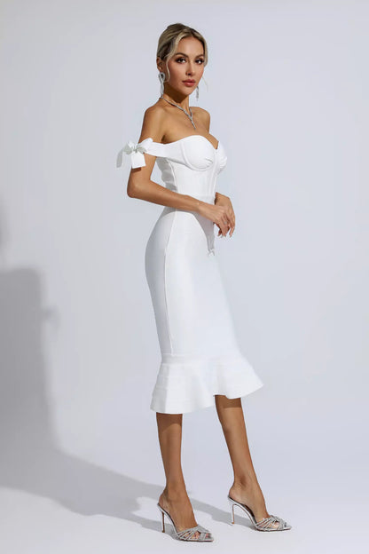 Well Tailored Dress with a Graceful Silhouette
