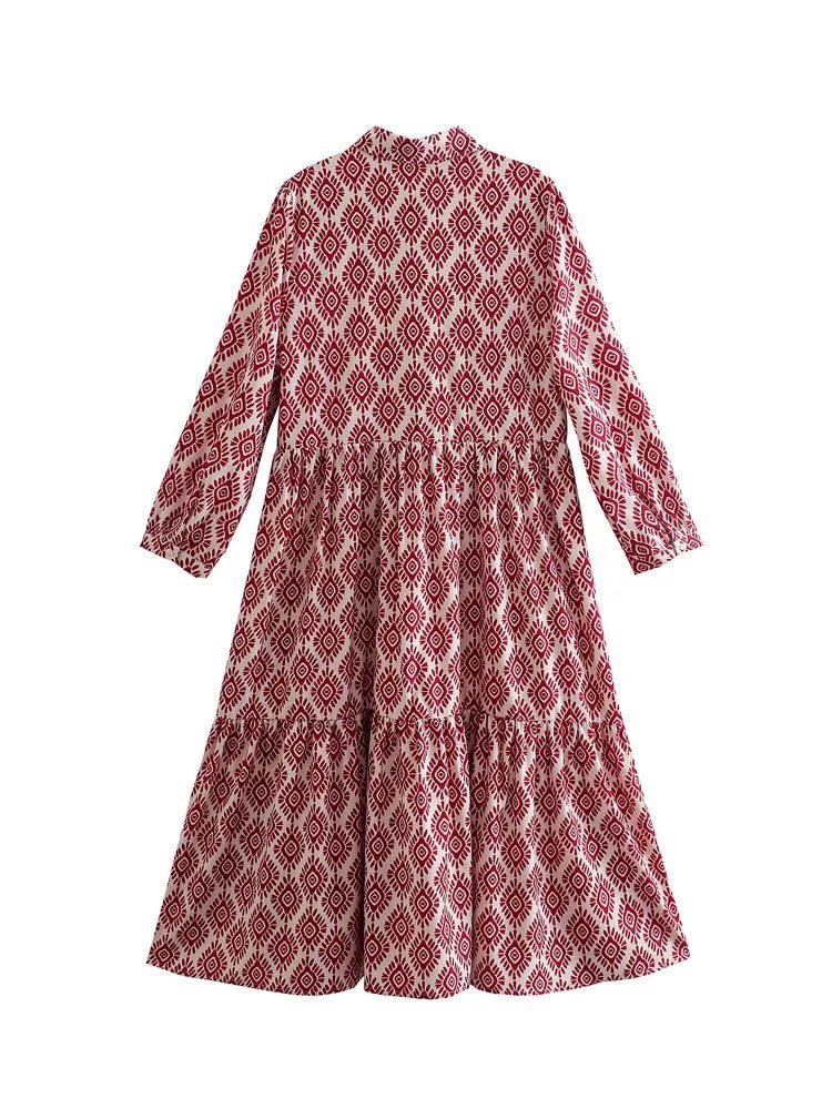 Beautifully Finished Dress in a Timeless Design