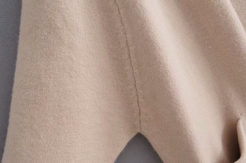 Effortlessly Elegant Cardigan with a Timeless Design
