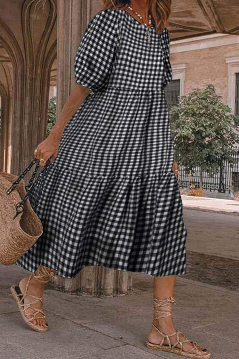 Beautifully Finished Dress in a Timeless Design