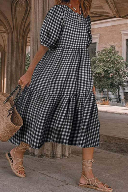 Beautifully Finished Dress in a Timeless Design