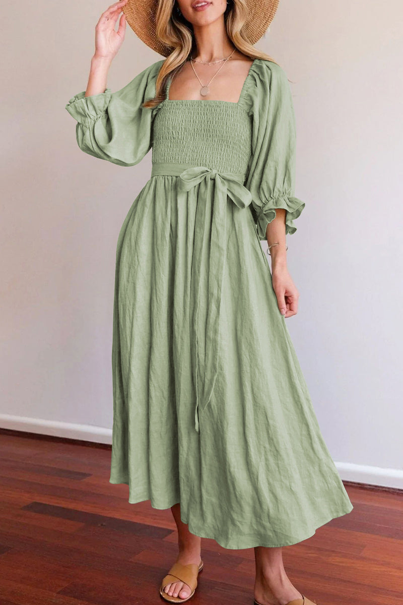 Beautifully Finished Dress in a Timeless Design