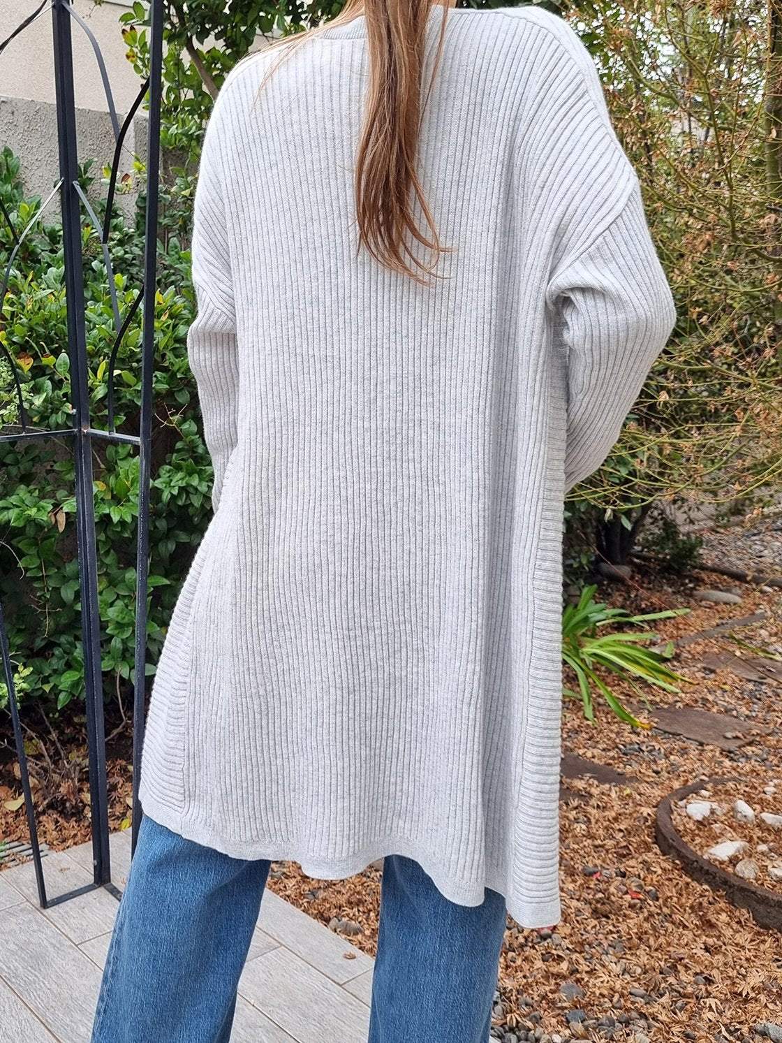 Effortlessly Elegant Cardigan with a Timeless Design