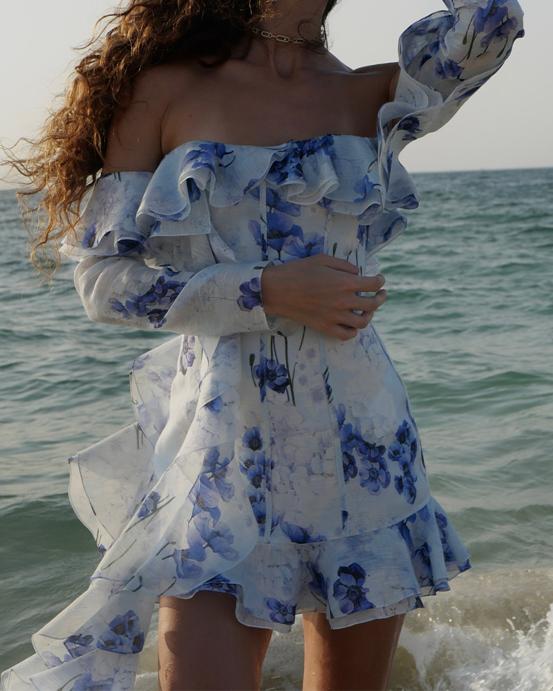 Effortlessly Elegant Dress with a Timeless Design