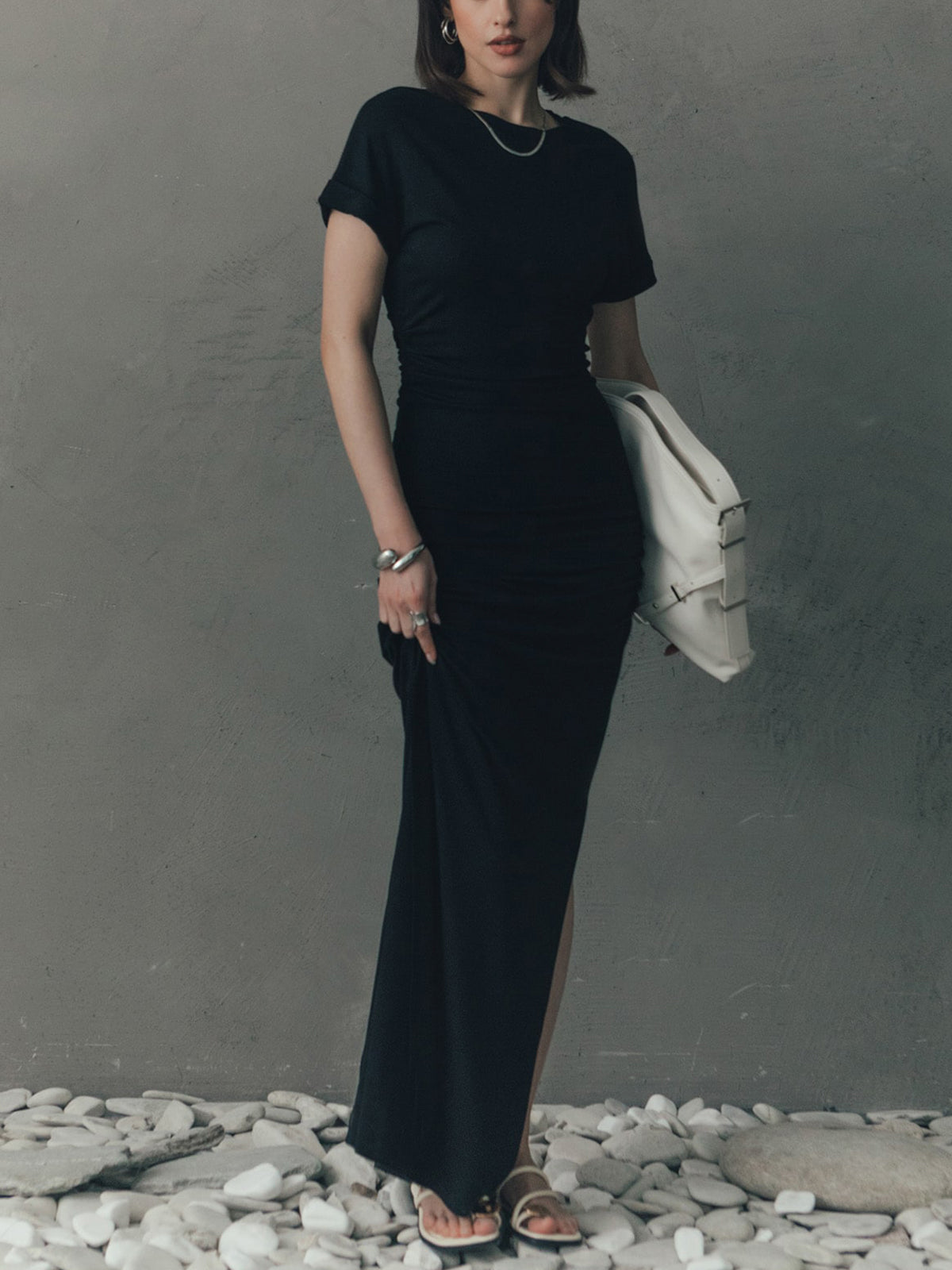 Effortlessly Elegant Dress with a Timeless Design