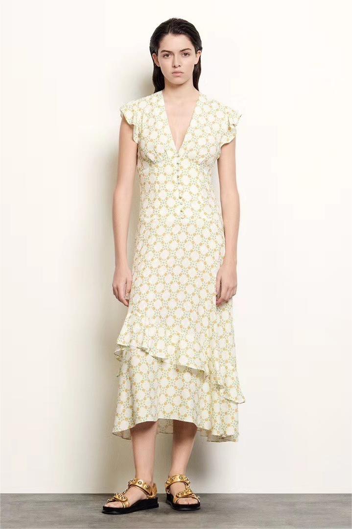 Sophisticated Dress with a Clean Classic Look