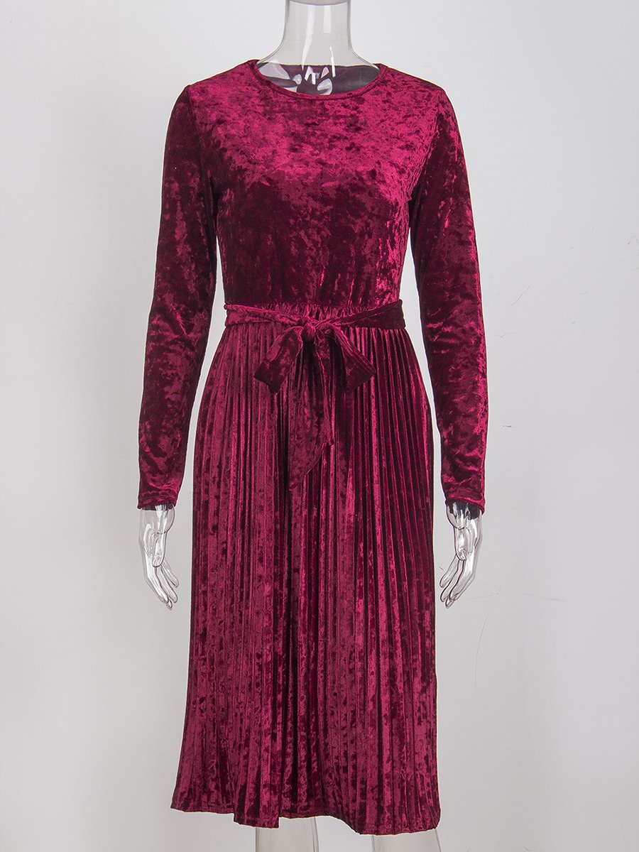 Gracefully Styled Dress for Any Occasion