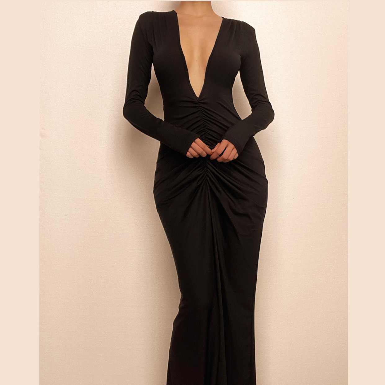 Classic Vintage Dress with a Flattering Fit