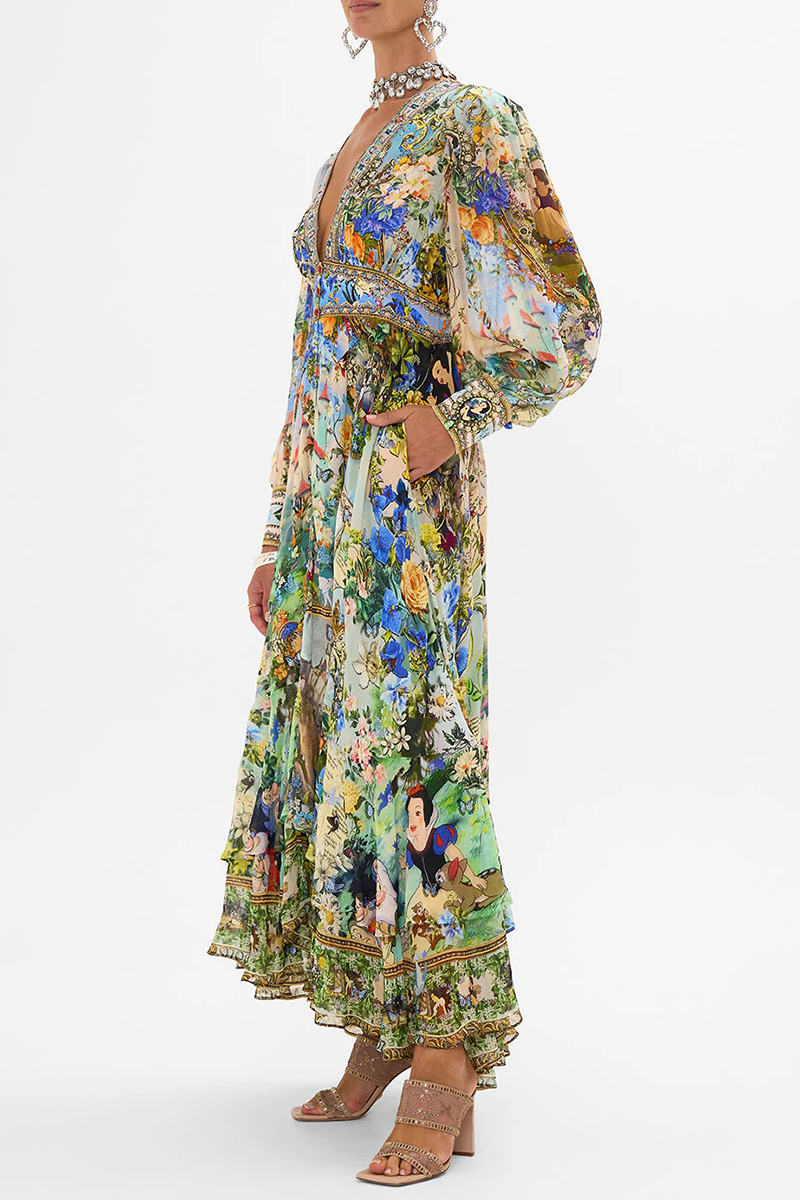 Gracefully Styled Dress for Any Occasion