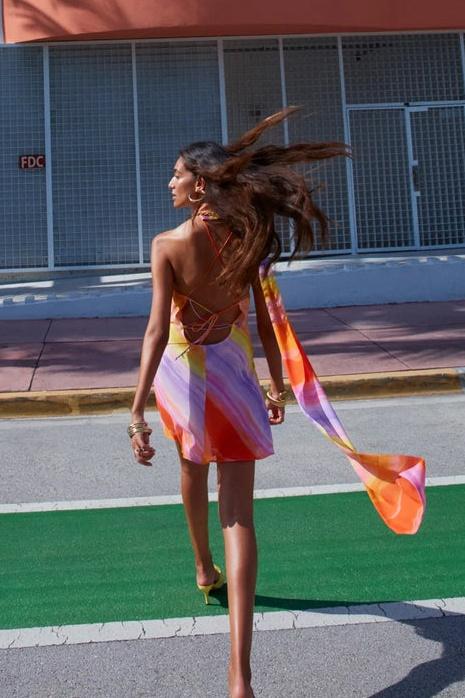 Well Tailored Dress with a Graceful Silhouette