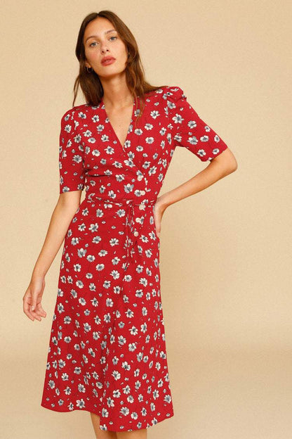 Classic Vintage Dress with a Flattering Fit