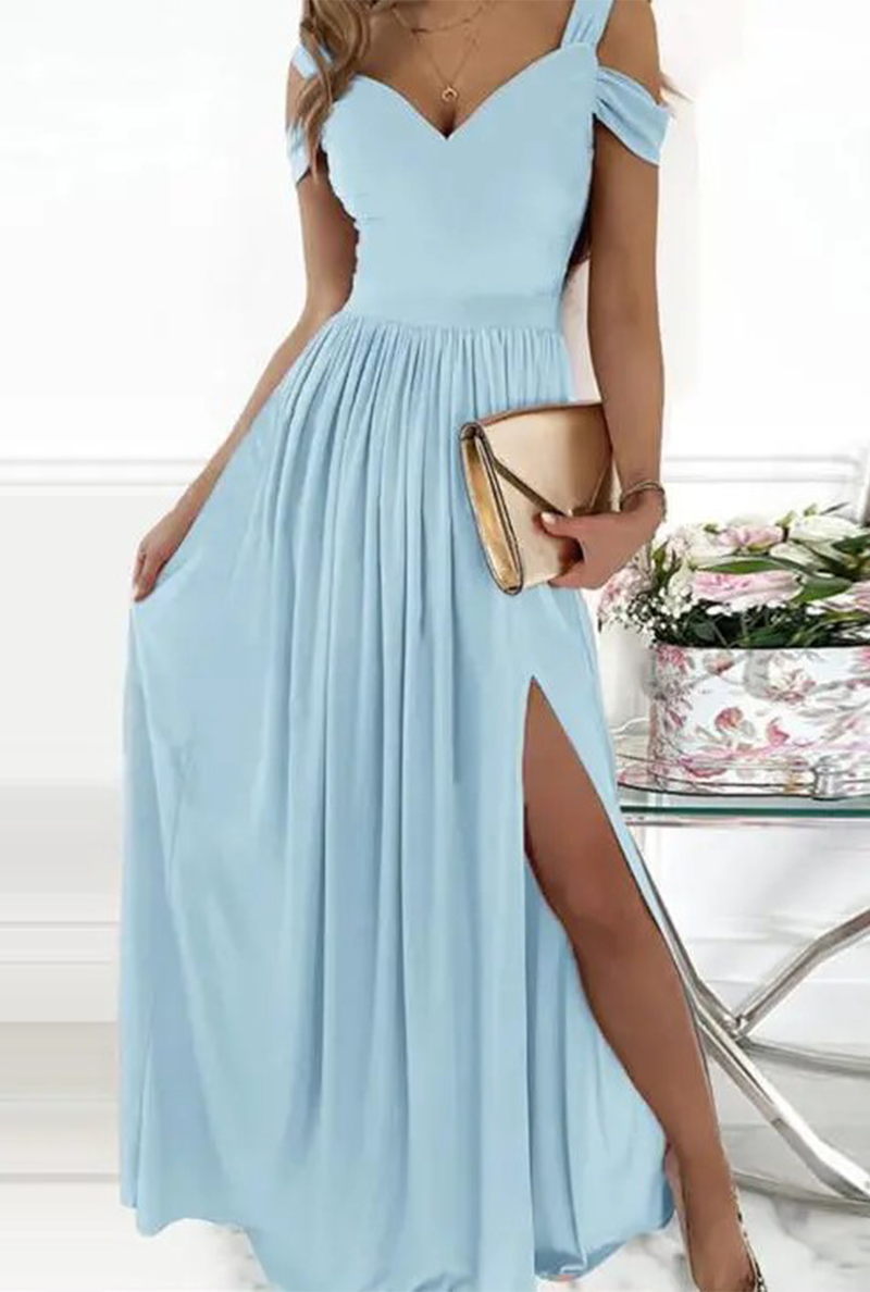 Beautifully Finished Dress in a Timeless Design