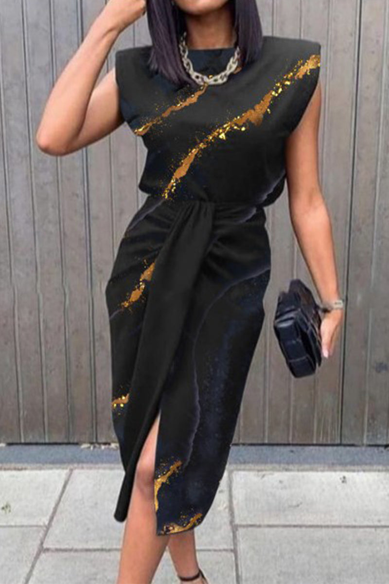 Gracefully Styled Dress for Any Occasion