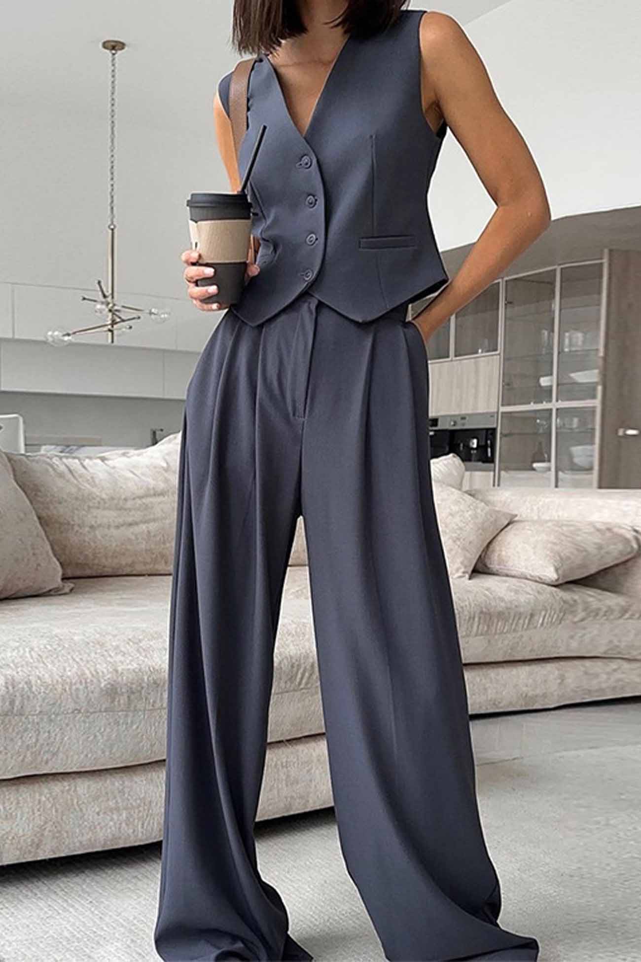 Elegantly Styled Pants for Everyday Wear