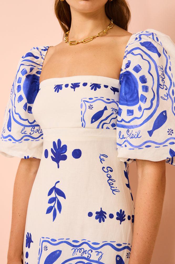 Classic Vintage Dress with a Flattering Fit