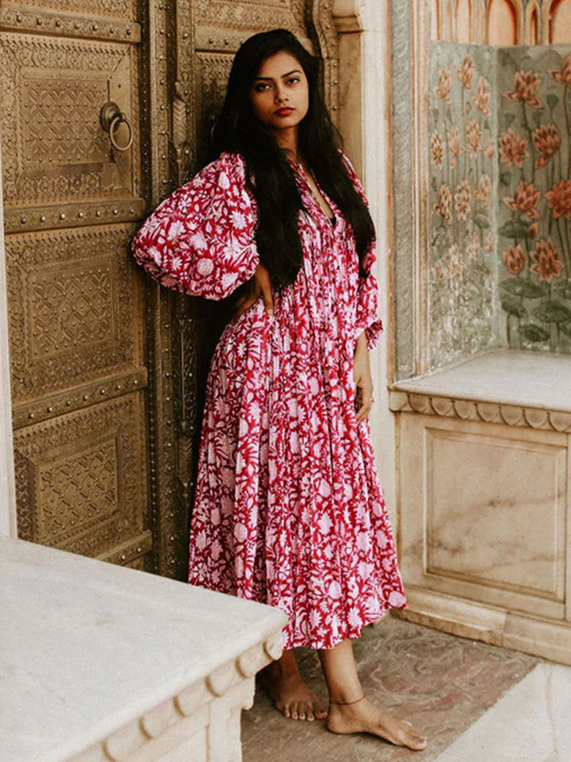 Beautifully Finished Dress in a Timeless Design