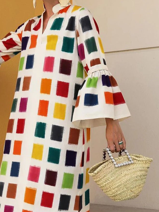 Beautifully Finished Dress in a Timeless Design