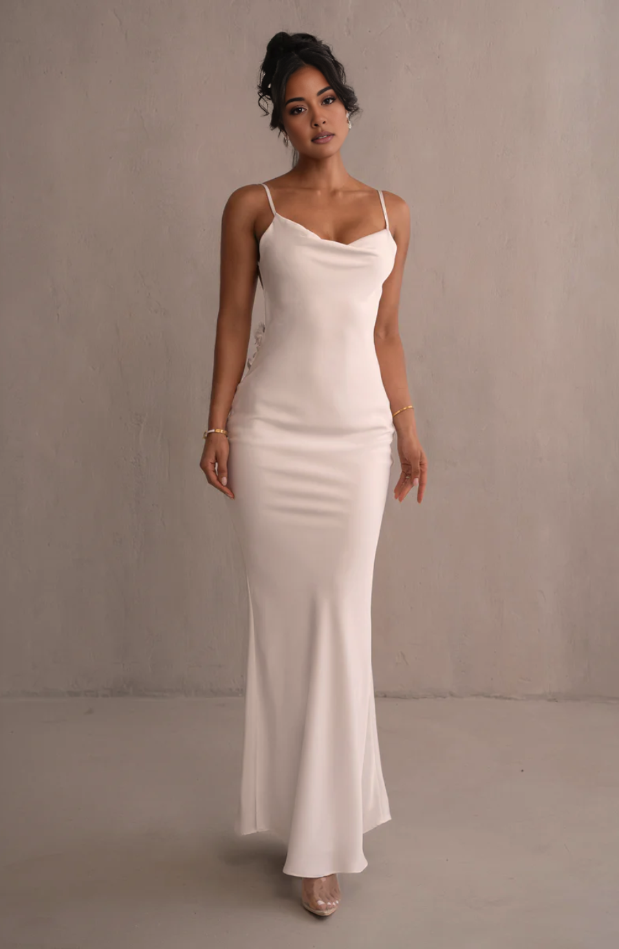 Well Tailored Dress with a Graceful Silhouette