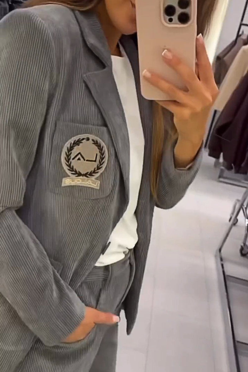Gracefully Styled Jacket for Any Occasion