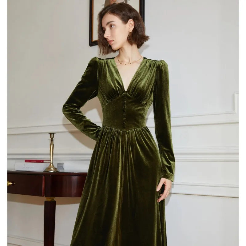 Sophisticated Dress with a Clean Classic Look