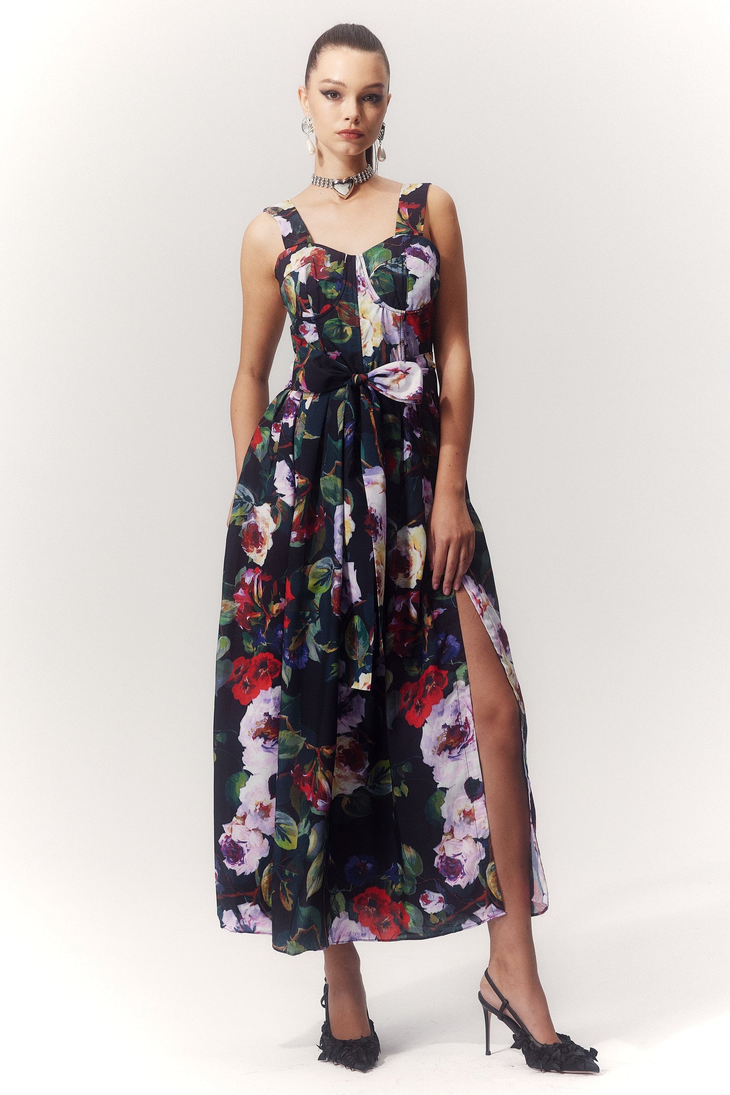 Gracefully Styled Dress for Any Occasion