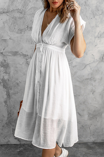 Beautifully Finished Dress in a Timeless Design