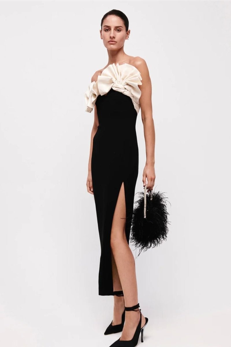 Gracefully Styled Dress for Any Occasion