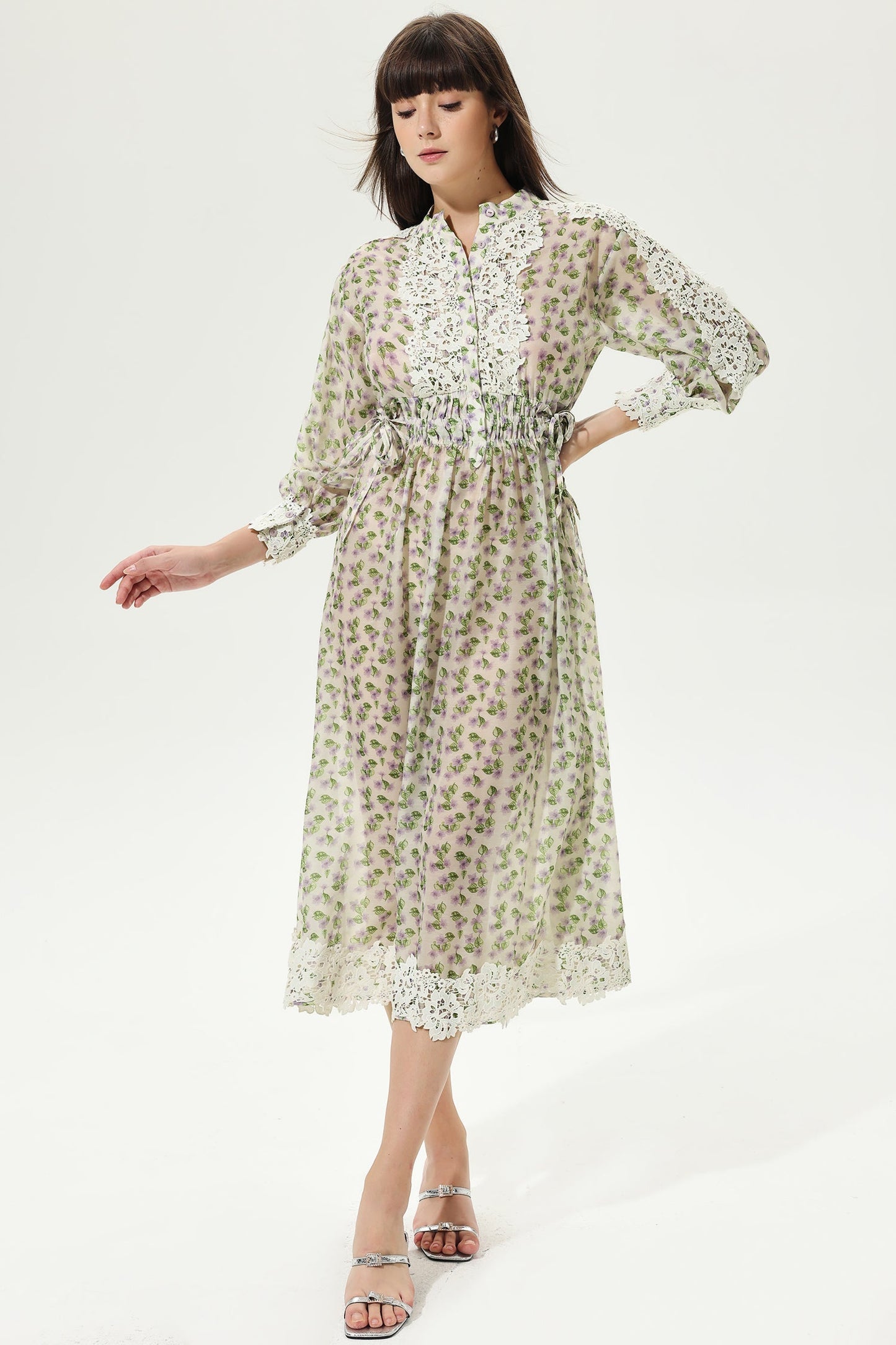 Well Tailored Dress with a Graceful Silhouette