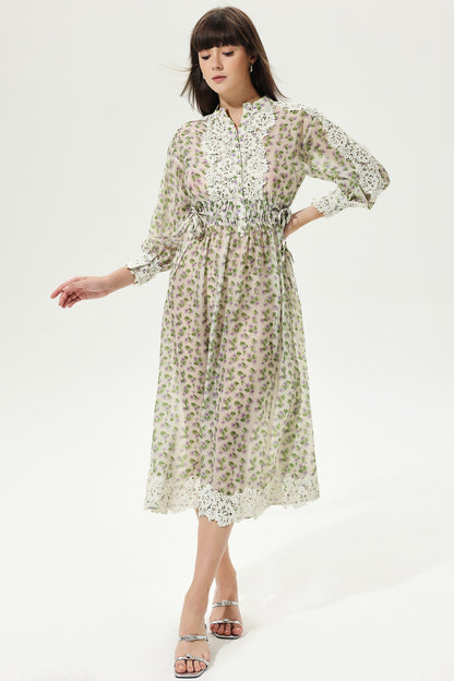 Well Tailored Dress with a Graceful Silhouette