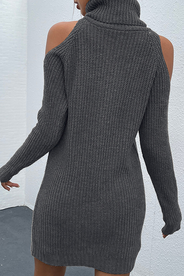 Well Tailored Sweater with a Graceful Silhouette