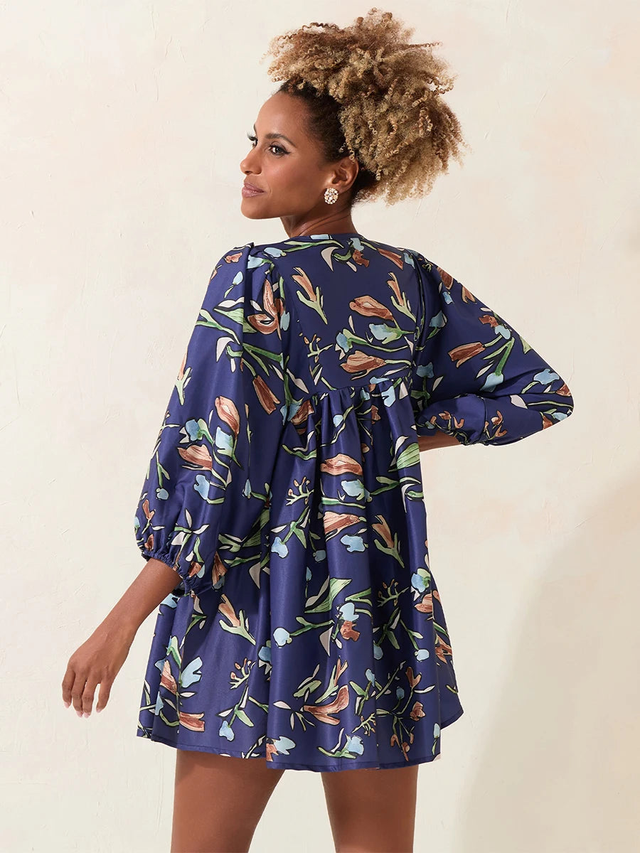 Well Tailored Dress with a Graceful Silhouette