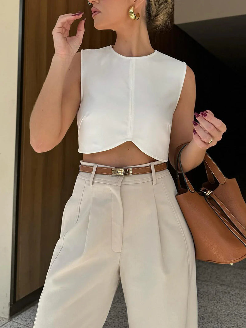 Well Tailored Pants with a Graceful Silhouette