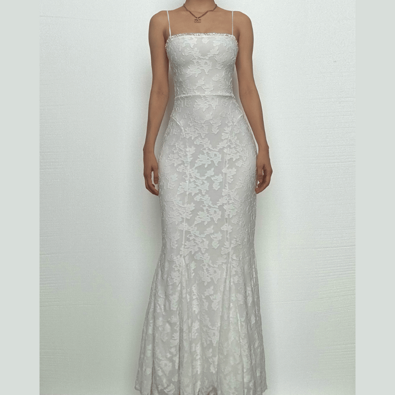 Beautifully Finished Dress in a Timeless Design