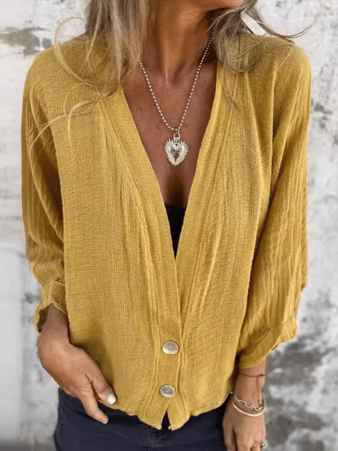 Classic Vintage Shirt with a Flattering Fit