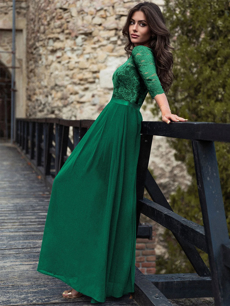Classic Vintage Dress with a Flattering Fit