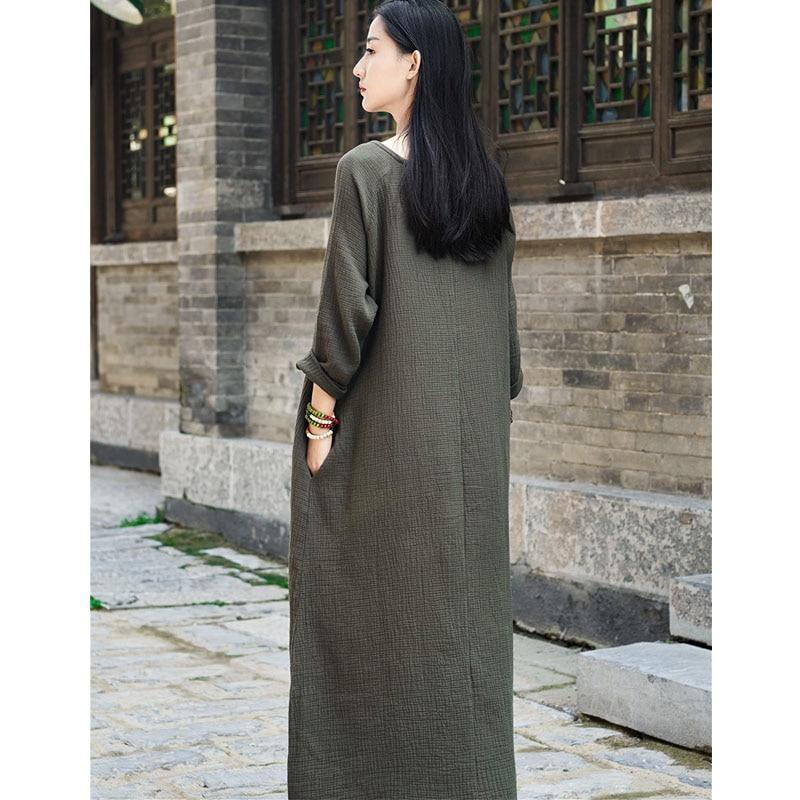 Beautifully Crafted Dress in a Classic Style