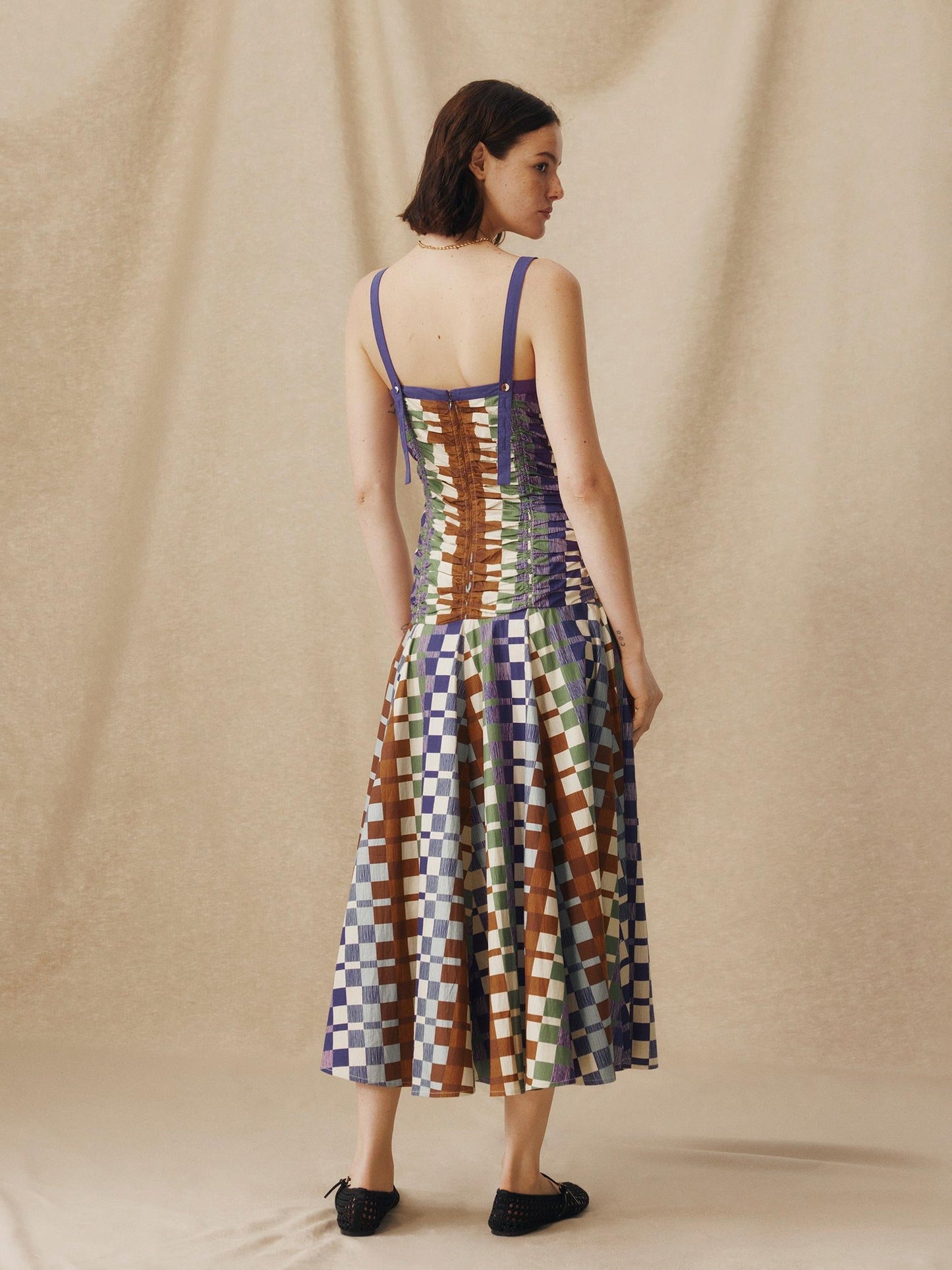 Gracefully Styled Dress for Any Occasion