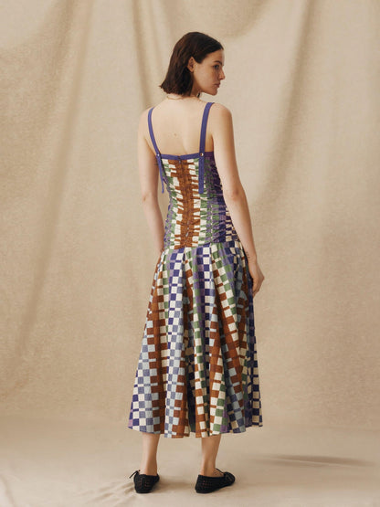 Gracefully Styled Dress for Any Occasion