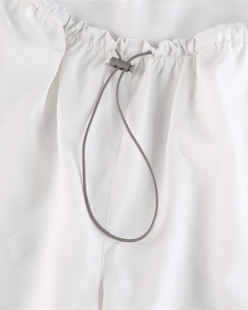 Effortlessly Elegant Pants with a Timeless Design