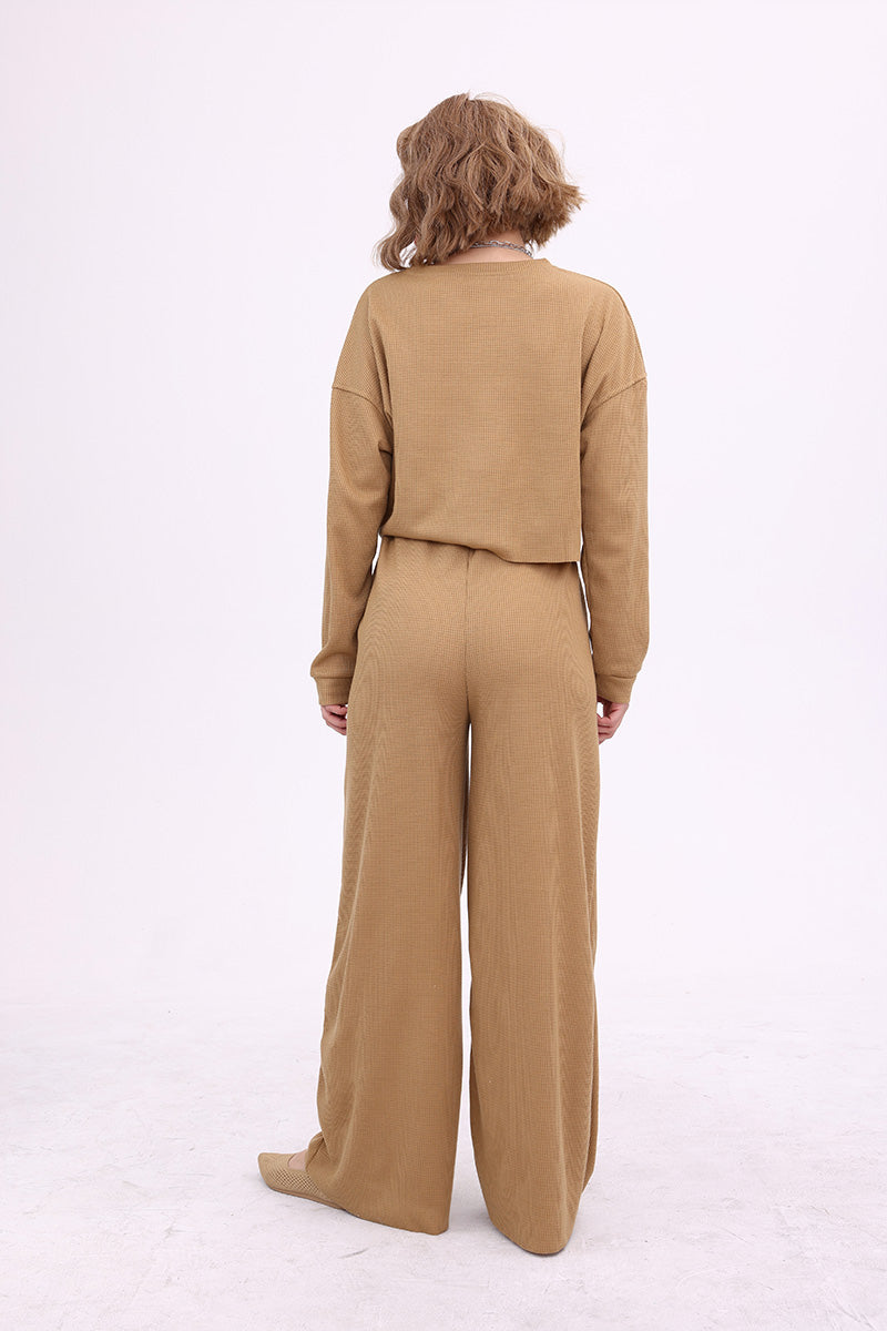 Well Tailored Pullover with a Graceful Silhouette