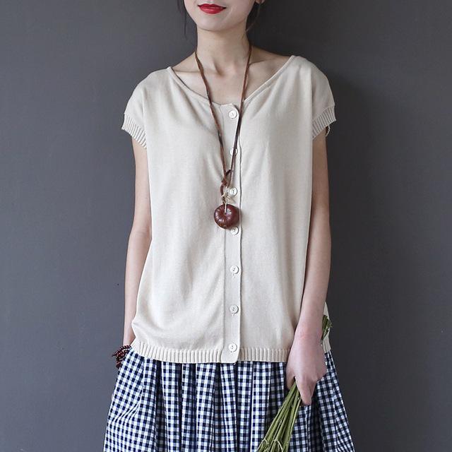 Well Tailored Cardigan with a Graceful Silhouette