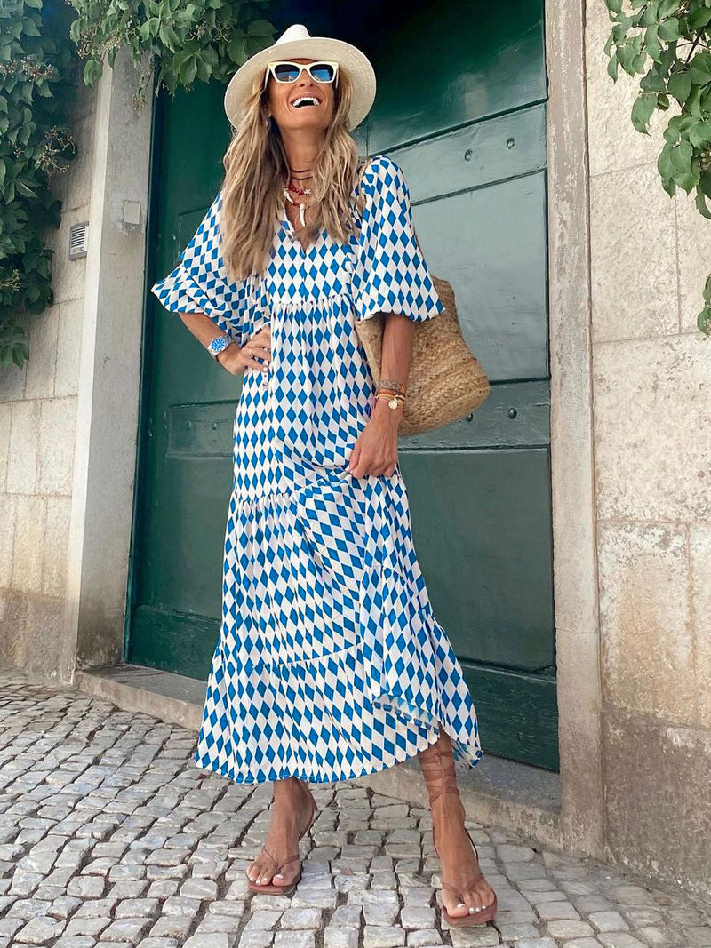 Classic Vintage Dress with a Flattering Fit