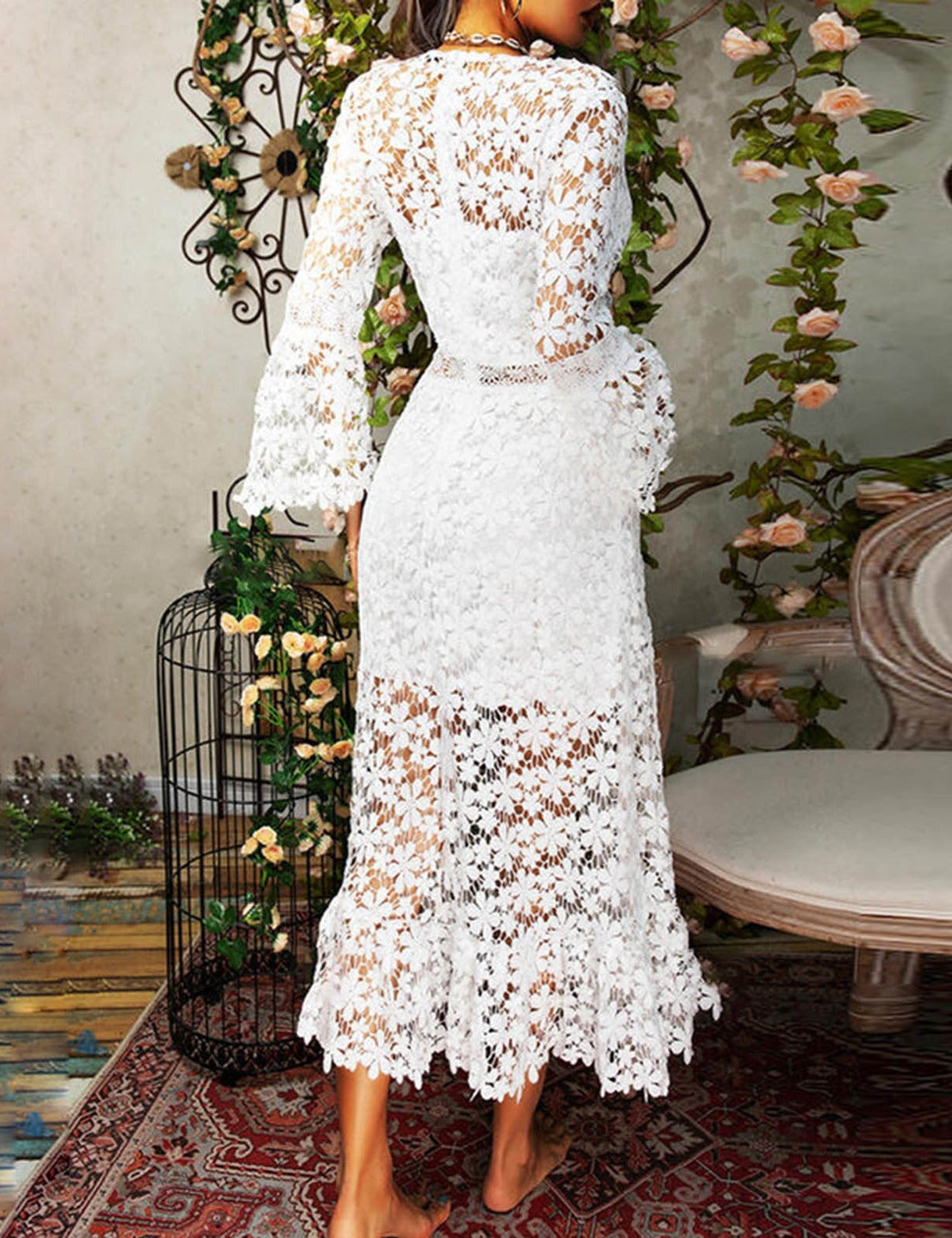 Beautifully Finished Dress in a Timeless Design