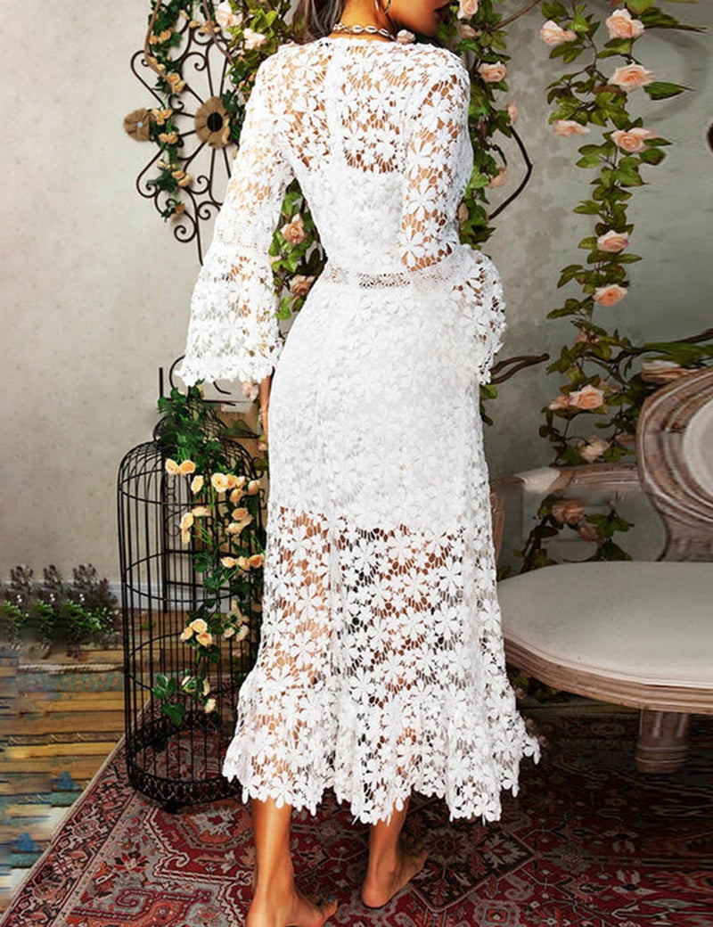 Beautifully Finished Dress in a Timeless Design
