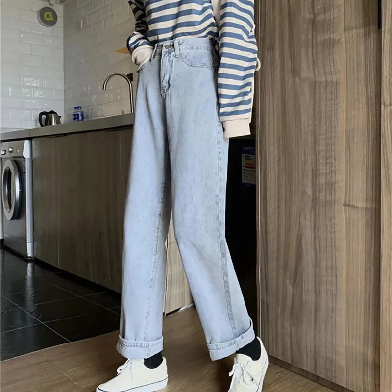 Classic Vintage Pants with a Flattering Fit