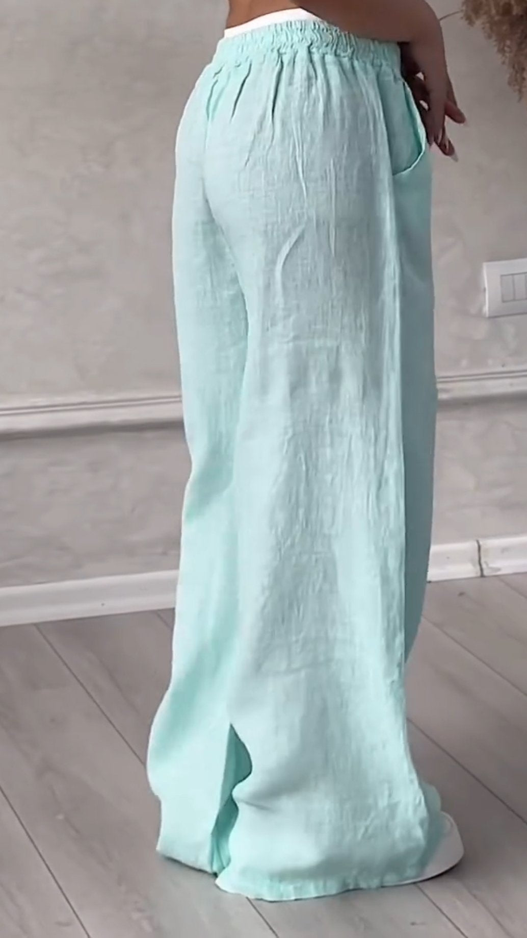 Beautifully Finished Pants in a Timeless Design