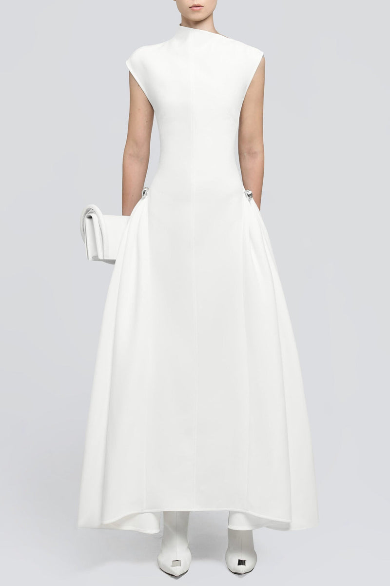 Well Tailored Dress with a Graceful Silhouette