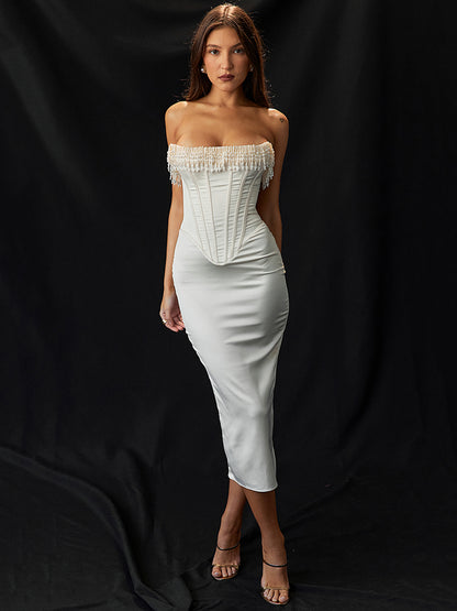 Well Tailored Dress with a Graceful Silhouette